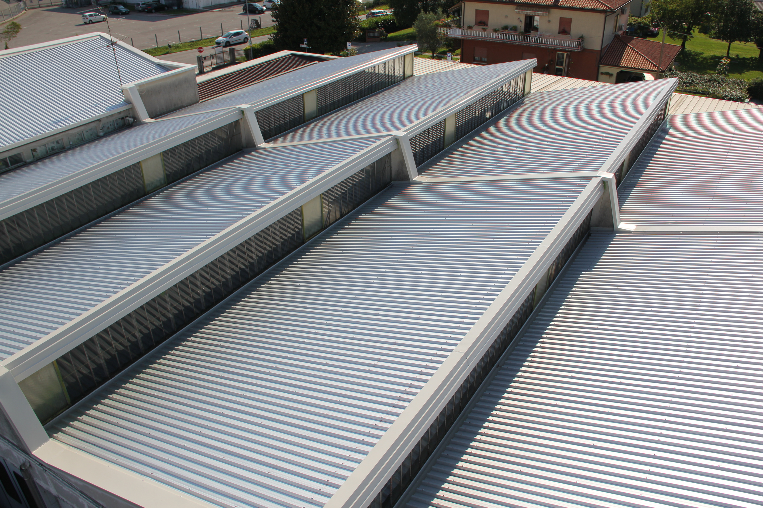 Tetto a shed industriale